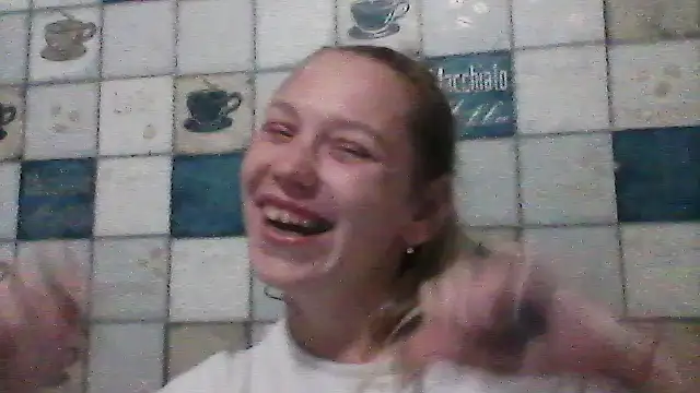 Snapshot of Anna_wey chatting on November 3, 2025, 5:49 pm Anna wey online show from November 3, 2025, 5:49 pm