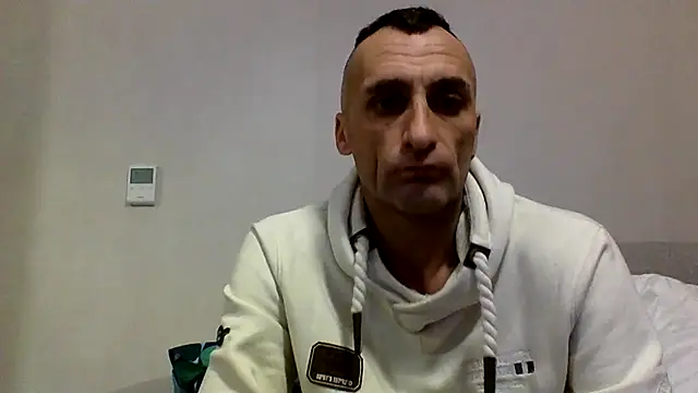 ANGELSANTAMARIA- online show from November 30, 2025, 12:00 am