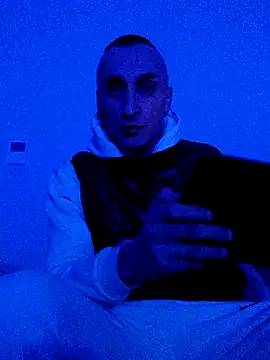 ANGELSANTAMARIA- online show from December 4, 2025, 4:33 am