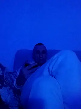 ANGELSANTAMARIA- online show from December 3, 2025, 4:24 am