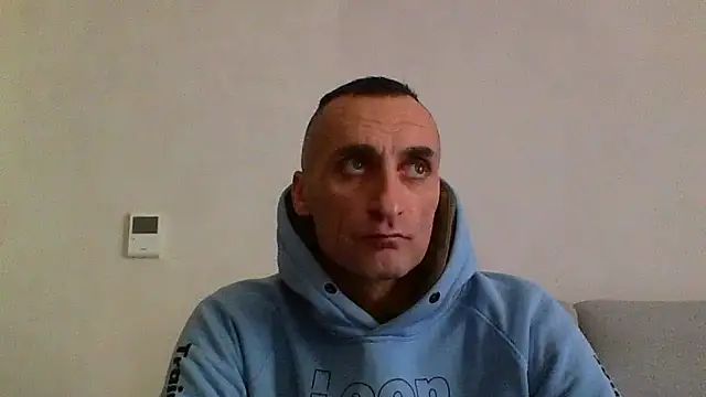 ANGELSANTAMARIA- online show from November 11, 2025, 3:07 pm