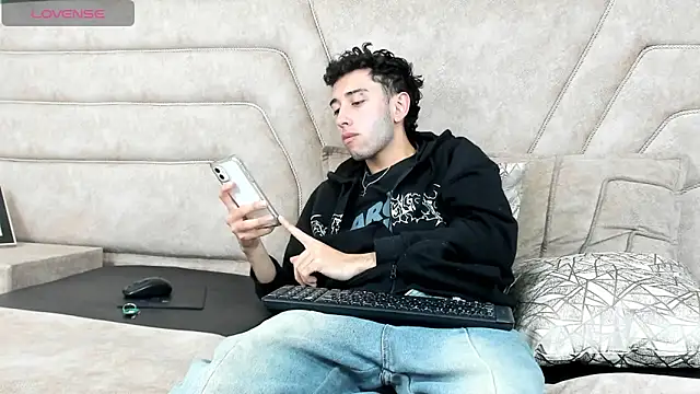 erickblaze wm online show from March 7, 2025, 1:51 pm