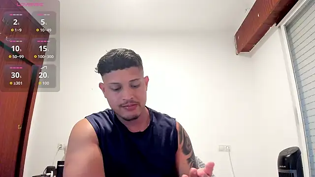 Snapshot of JohanSmith chatting on June 9, 2026, 6:42 pm JohanSmith online show from June 9, 2026, 6:42 pm
