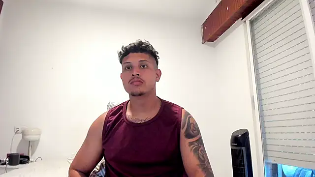 Snapshot of JohanSmith chatting on June 12, 2026, 6:49 pm JohanSmith online show from June 12, 2026, 6:49 pm