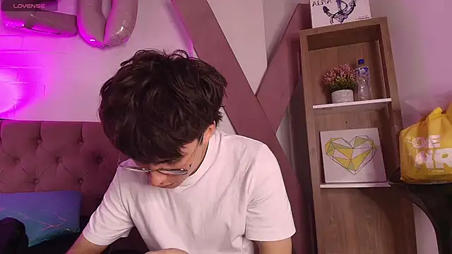 Snapshot of PepperTwink chatting on December 15, 2025, 4:46 pm PepperTwink online show from December 15, 2025, 4:46 pm