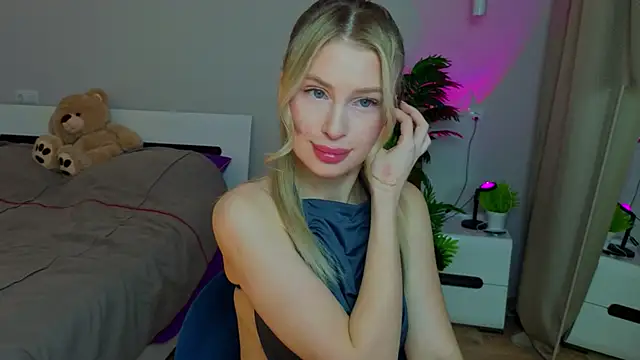 Snapshot of AnitaLamb chatting on November 30, 2025, 7:42 am AnitaLamb online show from November 30, 2025, 7:42 am