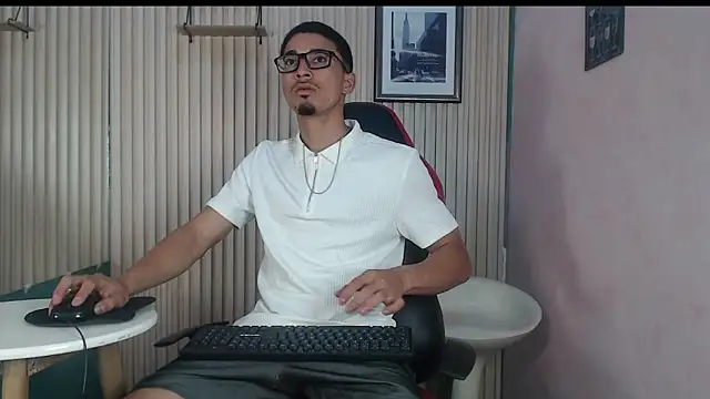 Becker2  online show from December 18, 2025, 11:52 pm