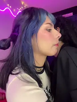 Snapshot of mavimist__ chatting on December 4, 2025, 1:48 am mavimist online show from December 4, 2025, 1:48 am