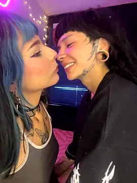 Snapshot of mavimist__ chatting on October 26, 2025, 10:21 pm mavimist online show from October 26, 2025, 10:21 pm