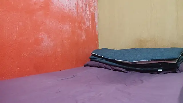 Snapshot of LuisA_Femm chatting on December 18, 2025, 5:45 am LuisA Femm online show from December 18, 2025, 5:45 am