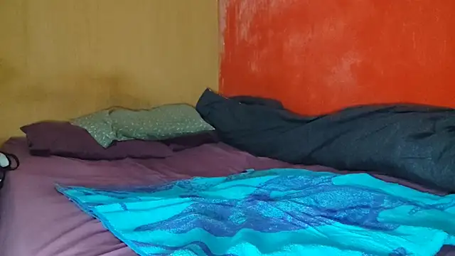 Snapshot of LuisA_Femm chatting on December 2, 2025, 3:19 am LuisA Femm online show from December 2, 2025, 3:19 am