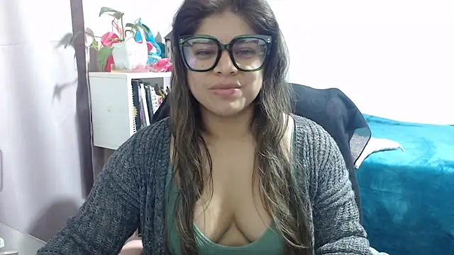 Snapshot of KatteAngelLat chatting on November 26, 2025, 12:43 am KatteAngelLat online show from November 26, 2025, 12:43 am