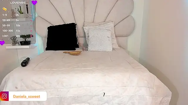 Snapshot of Danielaangelina chatting on October 11, 2025, 6:25 am Danielaangelina online show from October 11, 2025, 6:25 am