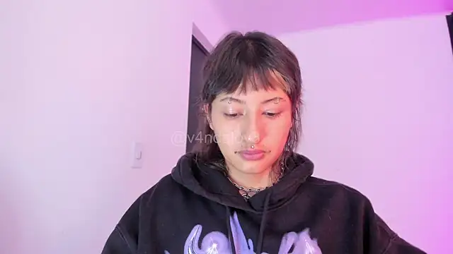 ggor4w33 online show from December 1, 2025, 12:17 pm