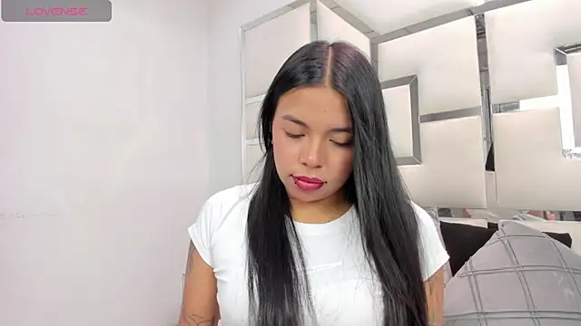 Snapshot of ZoeWan69 chatting on February 18, 2026, 1:40 pm ZoeWan69 online show from February 18, 2026, 1:40 pm