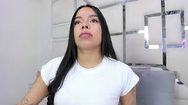 ZoeWan69 online show from May 26, 2026, 11:19 am