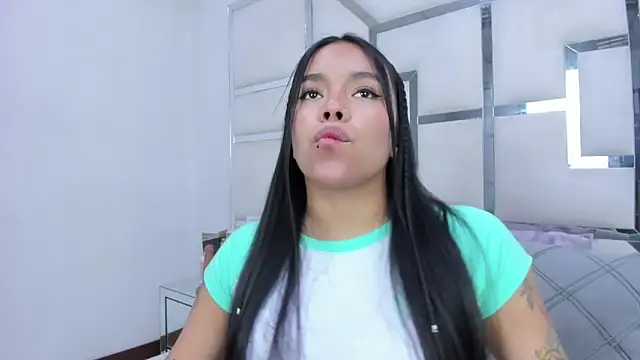 ZoeWan69 online show from April 12, 2026, 2:20 pm