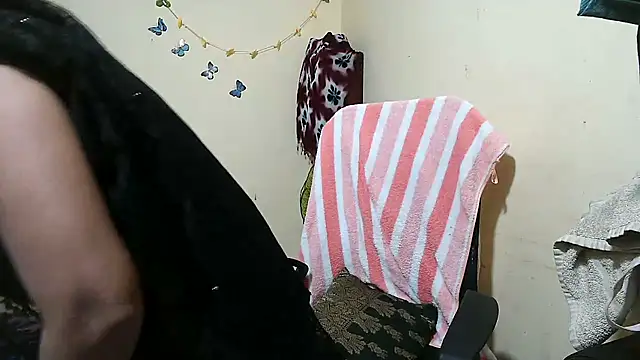 Rubi-Ji online show from November 15, 2025, 3:49 pm