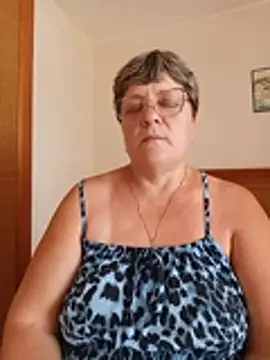 Snapshot of ElzaJewel chatting on June 26, 2026, 9:04 am ElzaJewel online show from June 26, 2026, 9:04 am