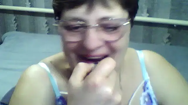 ElzaJewel online show from February 15, 2026, 4:28 pm