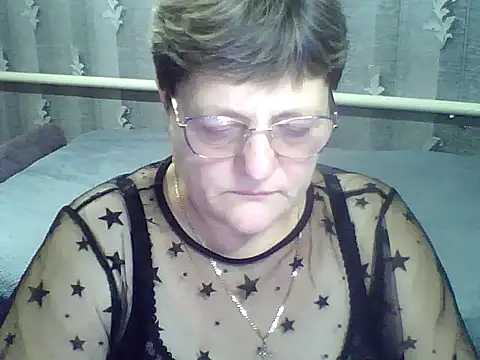 ElzaJewel online show from December 15, 2025, 7:52 pm