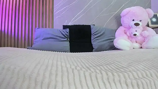 Snapshot of ariana_jhonson1 chatting on November 19, 2025, 12:38 pm ariana jhonson1 online show from November 19, 2025, 12:38 pm