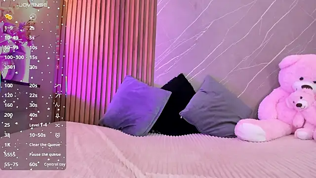 Snapshot of ariana_jhonson1 chatting on October 22, 2025, 12:37 pm ariana jhonson1 online show from October 22, 2025, 12:37 pm