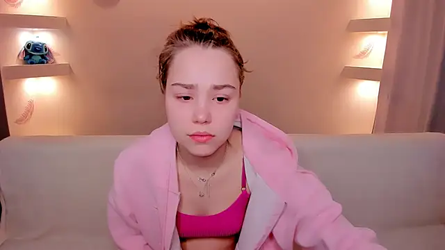 Snapshot of YourMegan chatting on November 5, 2025, 7:28 pm YourMegan online show from November 5, 2025, 7:28 pm