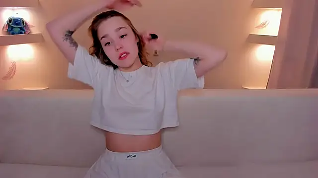 Snapshot of YourMegan chatting on November 12, 2025, 6:34 pm YourMegan online show from November 12, 2025, 6:34 pm