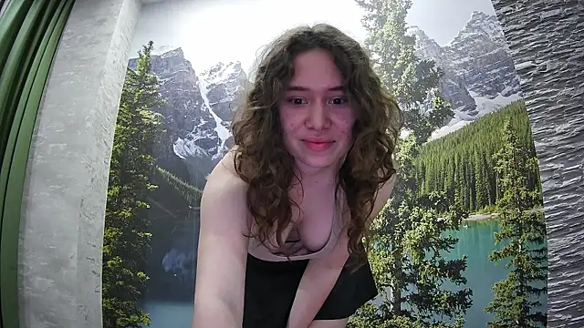 girliemilk online show from May 6, 2026, 7:29 pm