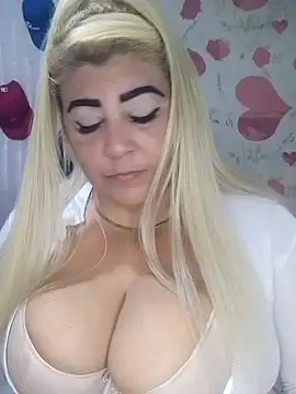 Snapshot of BonniAdams chatting on October 22, 2025, 3:44 pm BonniAdams online show from October 22, 2025, 3:44 pm