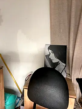 Snapshot of akirahattori chatting on October 23, 2025, 12:20 am akirahattori online show from October 23, 2025, 12:20 am