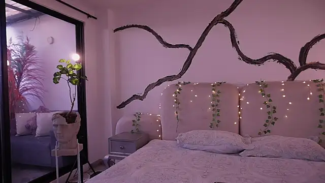 soidai miiu online show from September 22, 2025, 9:54 pm