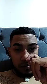 Elgroney23 online show from February 3, 2025, 3:09 am