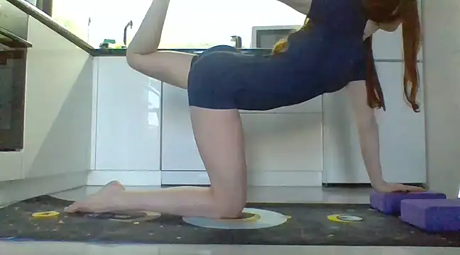Snapshot of Katya_yoga chatting on March 17, 2025, 4:29 am Katya yoga online show from March 17, 2025, 4:29 am
