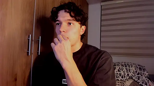 Snapshot of Mastrangelo_xxx chatting on January 10, 2026, 5:03 am Mastrangelo xxx online show from January 10, 2026, 5:03 am