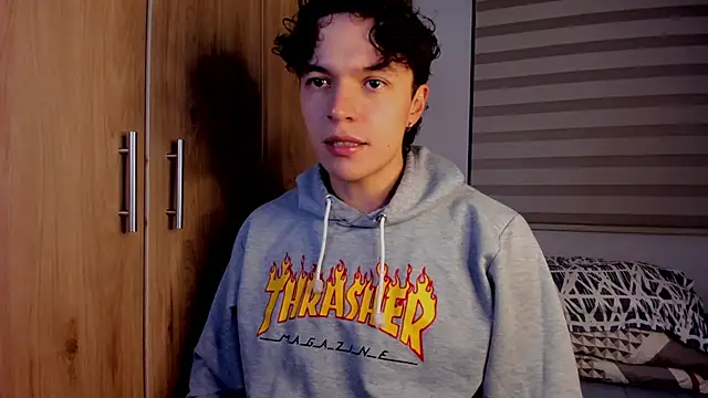 Snapshot of Mastrangelo_xxx chatting on January 14, 2026, 4:05 am Mastrangelo xxx online show from January 14, 2026, 4:05 am