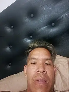 liamlara online show from March 16, 2026, 4:09 am