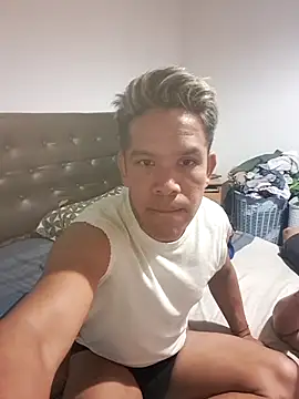 liamlara online show from March 2, 2026, 2:01 am