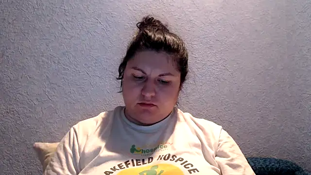 KiraSwee online show from November 16, 2025, 7:29 pm