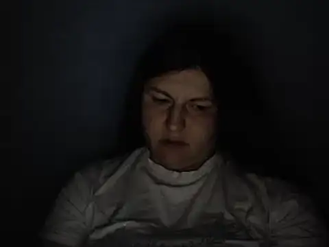 KiraSwee online show from September 18, 2025, 8:45 pm