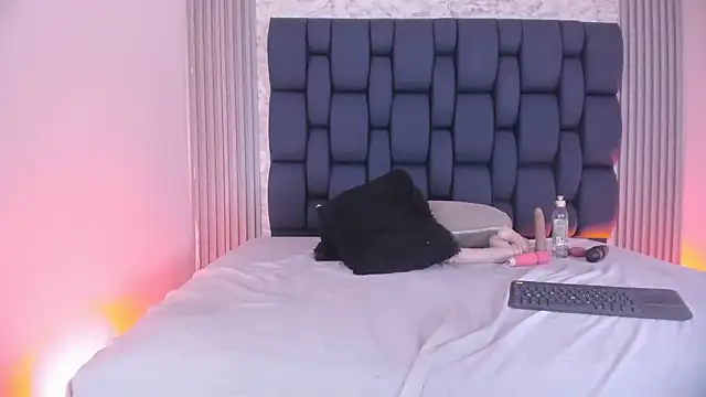 Snapshot of Ashlyaurora chatting on April 16, 2026, 5:30 am Ashlyaurora online show from April 16, 2026, 5:30 am