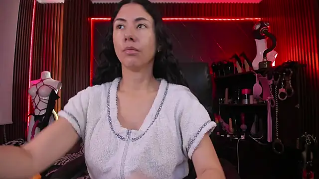 Snapshot of XiaQueen chatting on October 29, 2025, 11:20 am XiaQueen online show from October 29, 2025, 11:20 am