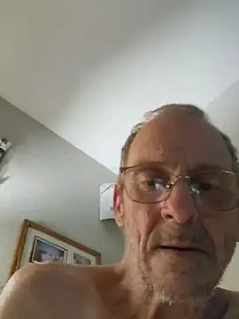 Snapshot of Dara4q chatting on February 10, 2025, 12:52 am Dara4q online show from February 10, 2025, 12:52 am