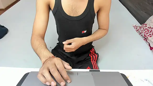 Snapshot of Queen_Couple chatting on March 1, 2026, 5:51 am Queen Couple online show from March 1, 2026, 5:51 am