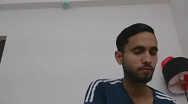 Snapshot of Queen_Couple chatting on February 19, 2025, 6:11 am Queen Couple online show from February 19, 2025, 6:11 am