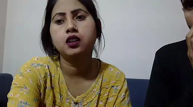 Snapshot of Queen_Couple chatting on March 8, 2025, 5:59 am Queen Couple online show from March 8, 2025, 5:59 am