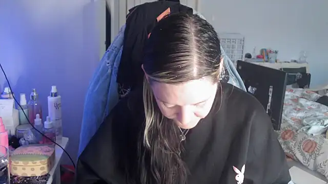 Snapshot of AureliaXOX chatting on October 3, 2025, 9:44 am AureliaXOX online show from October 3, 2025, 9:44 am