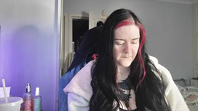 Snapshot of AureliaXOX chatting on November 19, 2025, 9:20 am AureliaXOX online show from November 19, 2025, 9:20 am