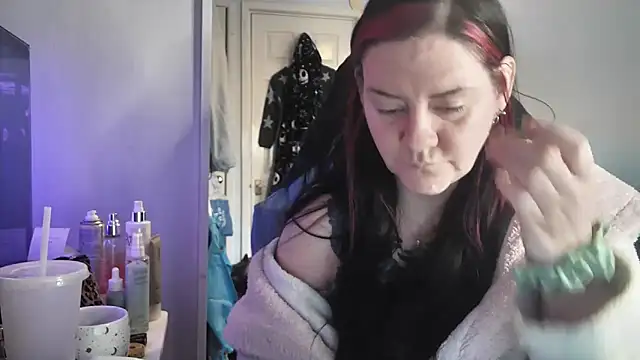 Snapshot of AureliaXOX chatting on December 14, 2025, 11:49 am AureliaXOX online show from December 14, 2025, 11:49 am